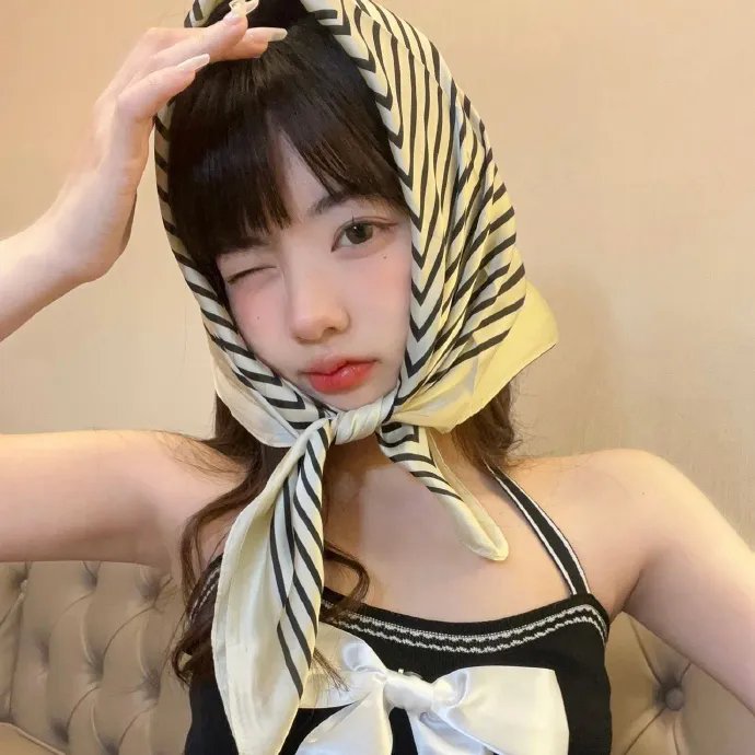 昂首挺胸 封面