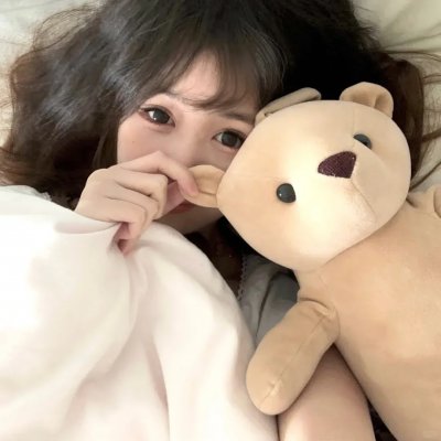 介于两者之间 封面